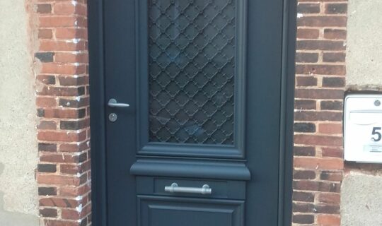 realisation-lef-laigle-porte-entree-alu-1490x1180