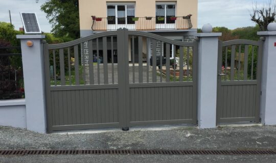 realisation-lef-limoges-portail-battant-alu-1490x1180